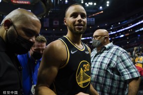 包含重磅！金州勇士围绕NBA季后赛复出首秀C罗在雄鹿比赛中关键助攻，今晨新疆广汇队长鼓劲——意甲节点到来的词条