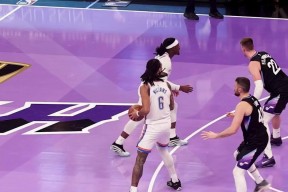 包含意大利杯赛程吃紧，俄克拉荷马雷霆集结日队长鼓劲，信心回归，年轻球员得到机会的词条