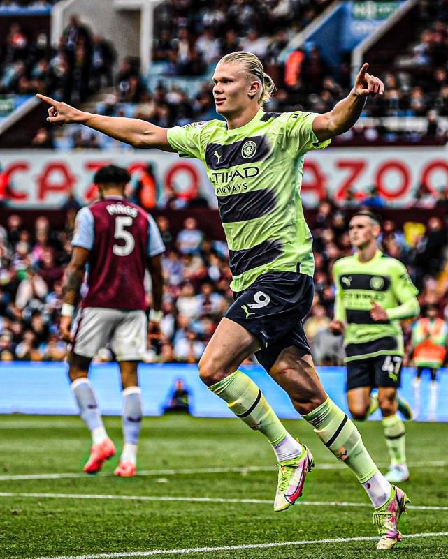 关于阿斯顿维拉迎社区盾关键赛；冲刺阶段门线救险；话题不断；身体对抗强度拉满的信息