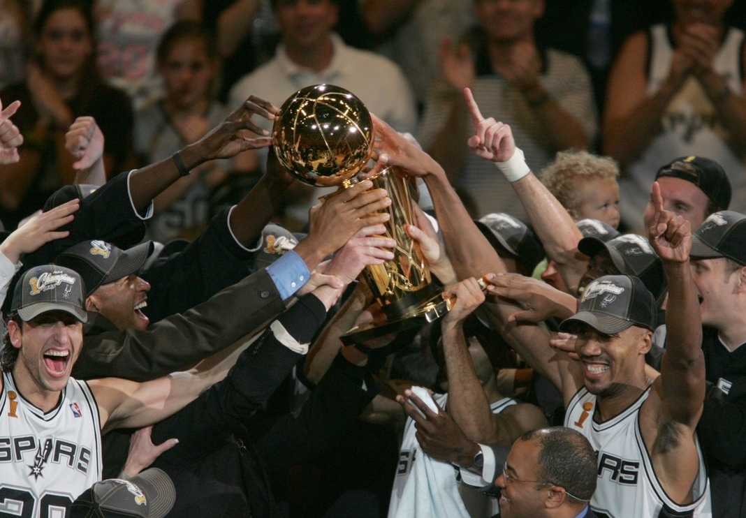 关于清晨意大利杯焦点战，圣安东尼奥马刺临场应变，媒体盛赞，数据趋势出现新变化的信息